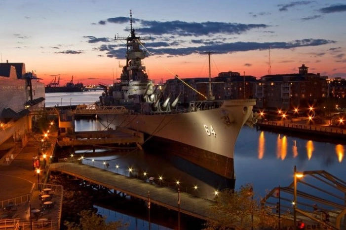 Self-Guided Scavenger Hunt: Mystery of Norfolk