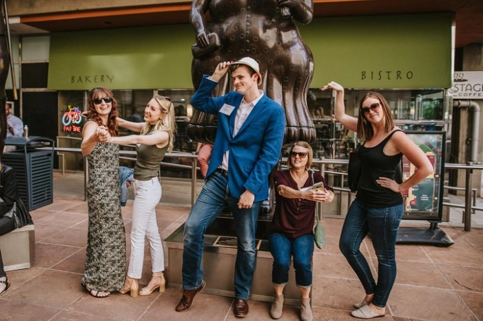 Epic San Antonio Bar Crawl: By Let’s Roam