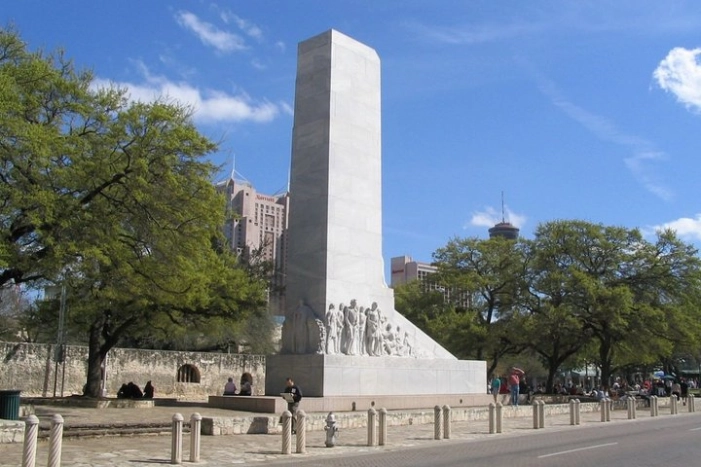 Self-Guided Scavenger Hunt: The Spirits Of San Antonio