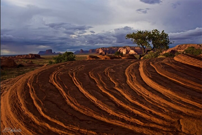 3.5 Hours Mystery Valley Group Tour