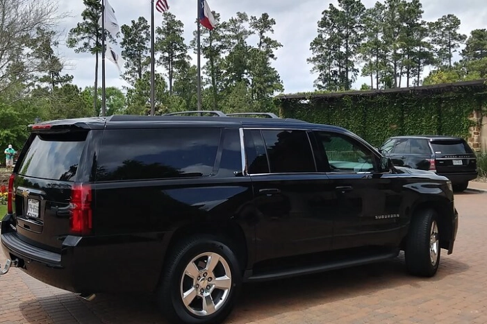 Private SUV Transfer Galveston to Hobby Airport for 6 People