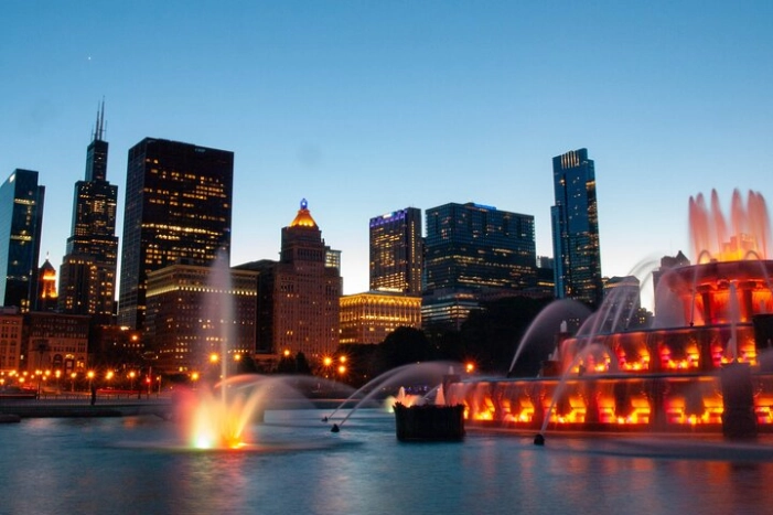 Chicago Private 4-Hour Sightseeing Transfer by Luxury SUV