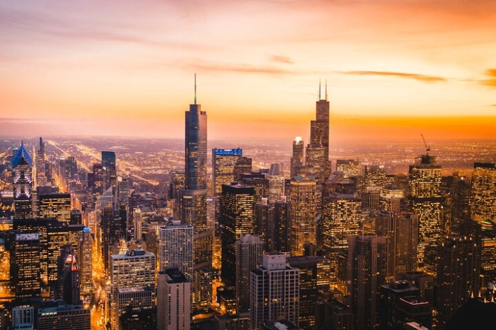 Chicago 2-Hour Sightseeing Transfer by Luxury Stretch Limo