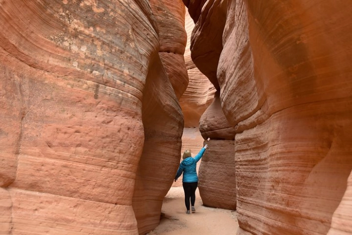 Peekaboo Slot Canyon 4WD Tour
