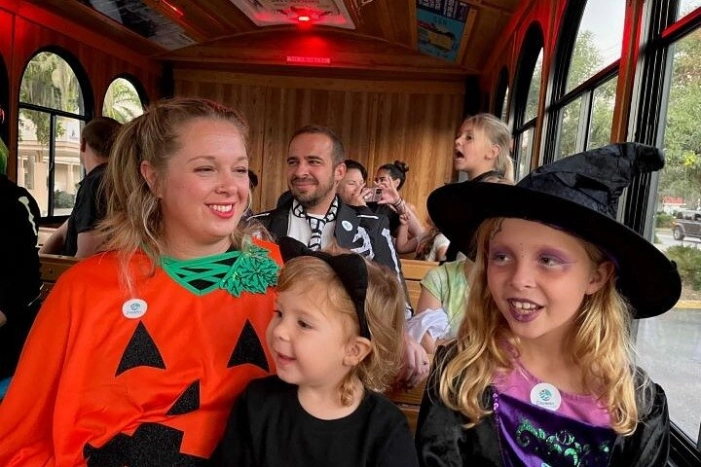 The BooMobile Trolley | 45-Minutes of Family Halloween Fun