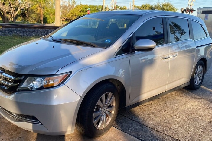 Kona International Airport (KOA) to Kailua-Kona - Round-Trip Private Transfer