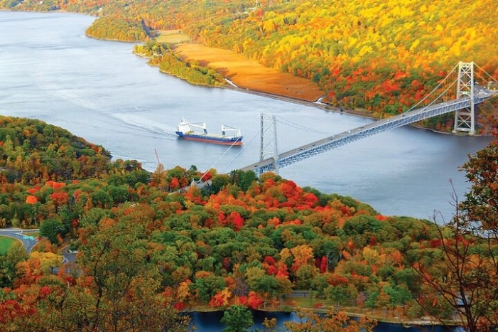 Bear Mountain & Beacon Town 1-Day Tour | Kids 50% Off