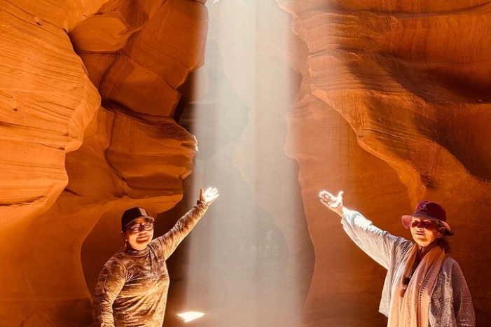 Upper & Lower Antelope Canyon Tours - Arizona Tours