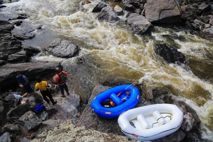 Rentals: 1-Day - 9' Mini Me Inflatable Raft & Assessories 2-4 persons