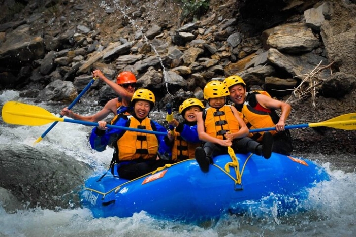 Raft the Beginner stretch on Clear Creek!