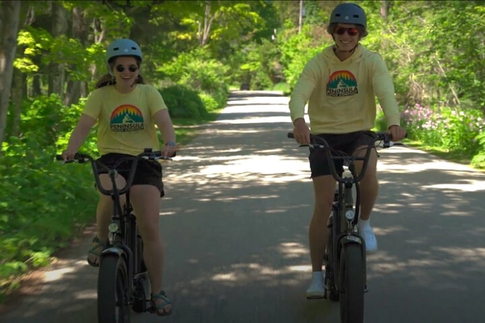 Cave Point E - Bike Tour