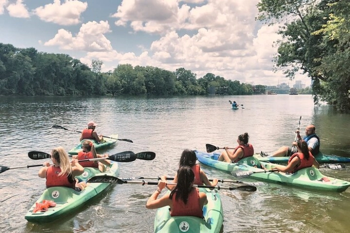2 Hour River Scavenger Hunt in Downtown Nashville 
