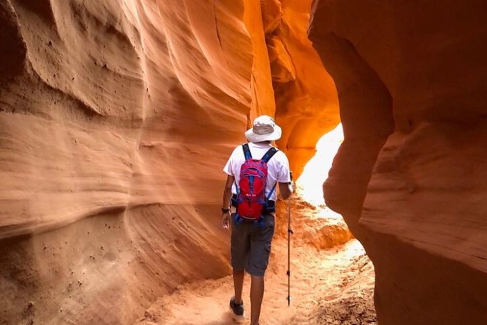 Ligai Si Anii Canyon Tour through Antelope Canyon 