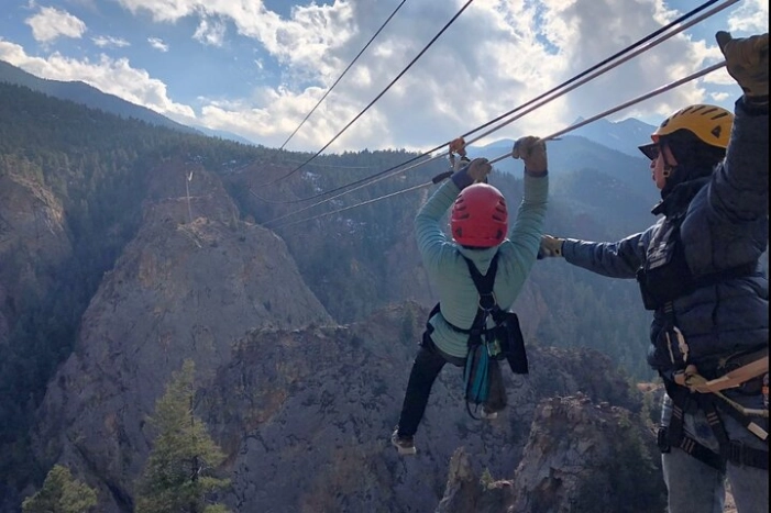 Woods Course Zipline Tour in Seven Falls