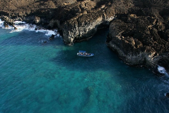 All-Inclusive 5.5 hr La Perouse Bay & Molokini Sea Cave Boat Tour
