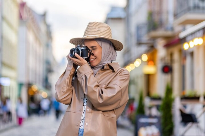 Savannah’s Enchanted Stroll: A Journey Through Time