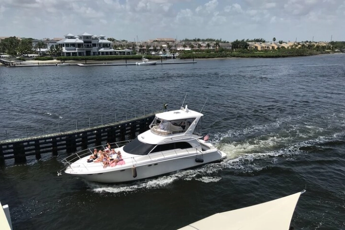  Yacht Charter in Palm Beach with Crew 