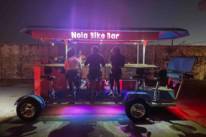 Irish Channel Bike Bar Tour: Murals, History and Bar Crawl