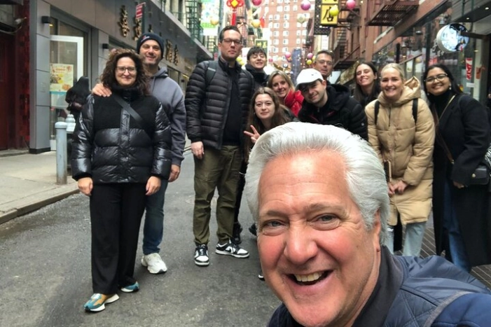 See 20+ Top Manhattan Sights (Walking Tour with Fun NYC Guide)