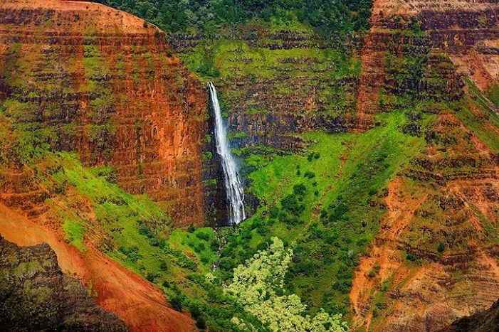 Day Trip from Oahu to Kauai: Waimea Canyon & Wailua River