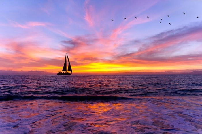 Waikiki Private Sunset Sail Romantic and Private