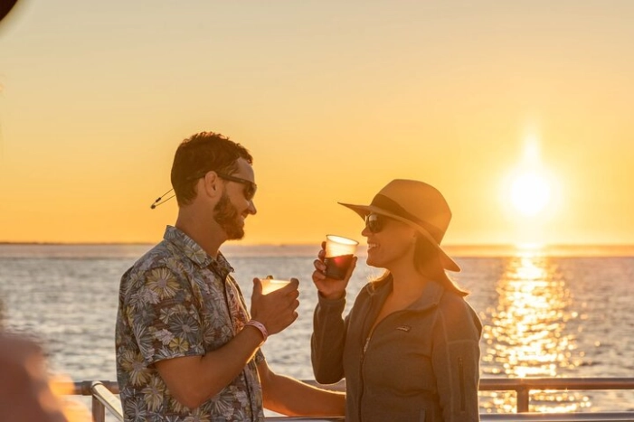 Key West Sunset Cruise: Dinner, Live Music & Drinks Included