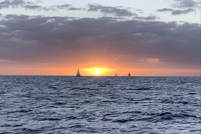 Private Sunset Boat Cruise in Waikiki Honolulu