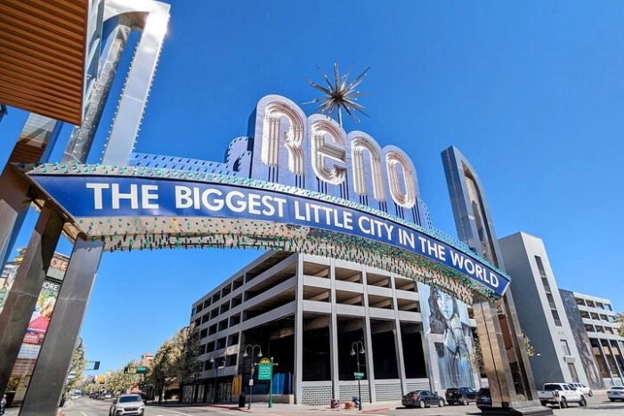 Reno: Scavenger Hunt Walking Tour and Game