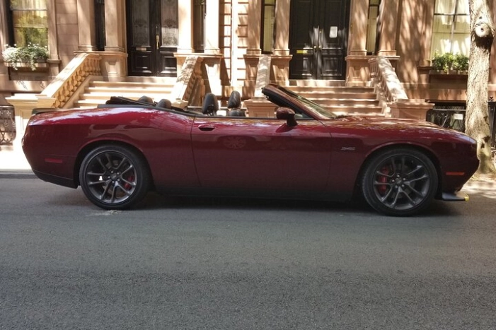 Chauffeured 2 hour Private Tour in a Dodge Challenger Convertible