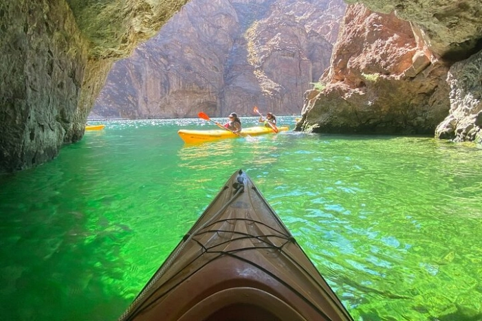 Half-Day Willow Beach Kayak Tour with Pick Up