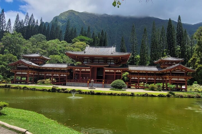 Full-Day Circle Island Guided Tour of Oahu
