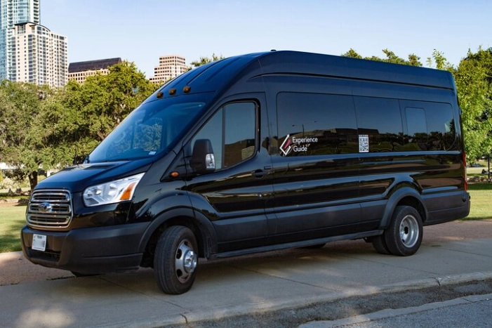 Austin Bergstrom Airport Personal pickup for up to 14 guests! 
