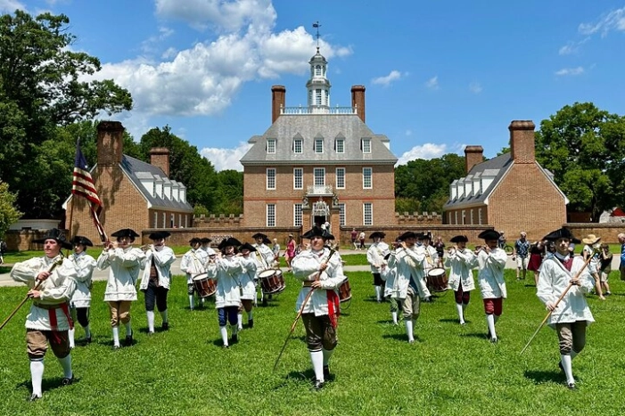 Private Tour of Colonial Williamsburg & Sir Christopher Wren Bldg