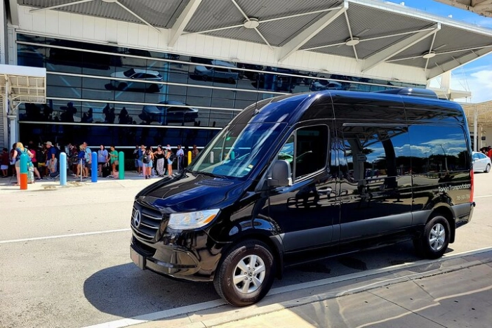 Transfer from Port Miami to Miami Airport. Up to 11 passengers.