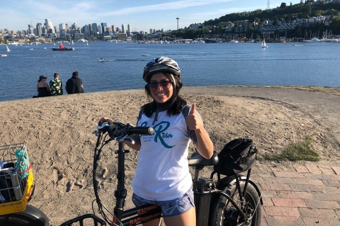 3 Hours Electric Bike Tour of Seattle's Waterways, Nature and Neighborhoods