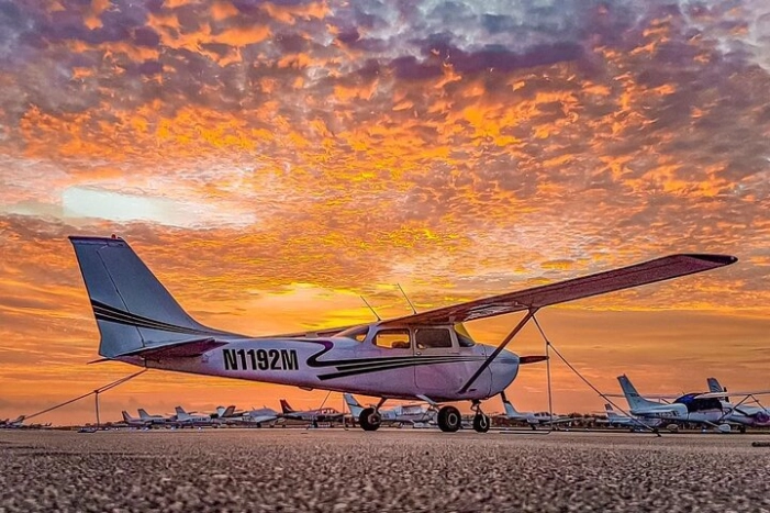 Miami: Romantic Sunset Private Airplane Tour with Free Champagne