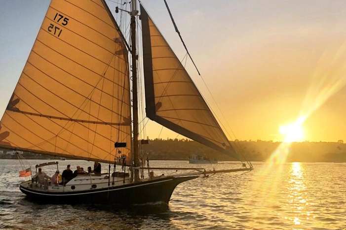  Sunset Sail On A Charming Vintage Yacht - Beer &. Wine Included 