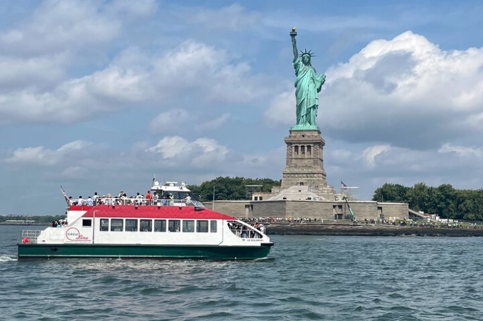 Circle Line: New York City Statue of Liberty Super Express Cruise