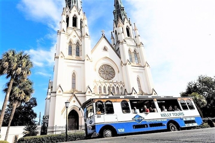 Explore Savannah Sightseeing Trolley Tour with Bonus Unlimited Shuttle Service