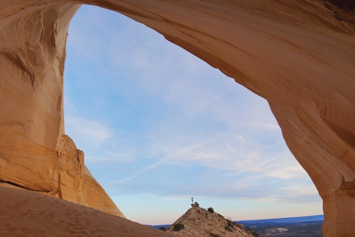  Private Sunset Guided Tour to Great Chamber by Four-Wheel Drive