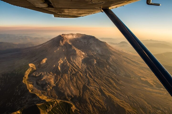 Mt. St. Helens Air Tour by Envi Adventures