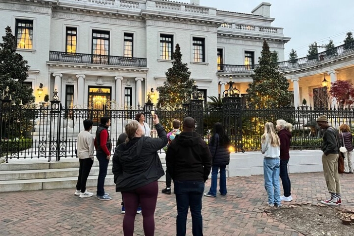 Helen Ghosts of Christmas Past Tour