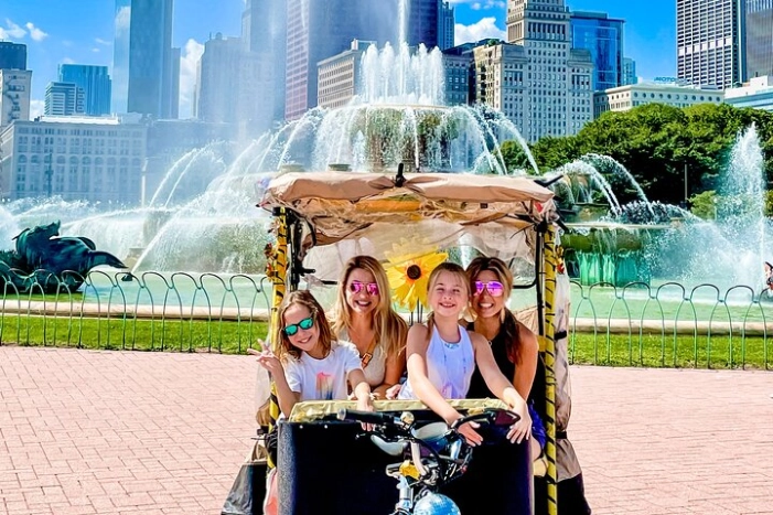 Enchanted Fall Private Pedicab Tour through Lincoln Park, Chicago