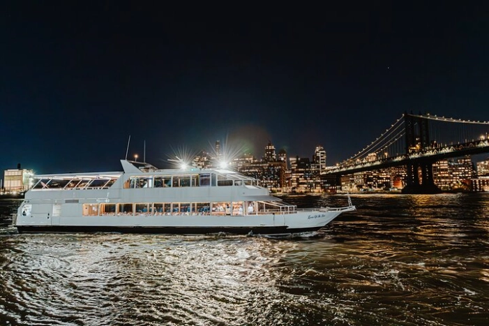 New York City Dinner Cruise with Live Music 