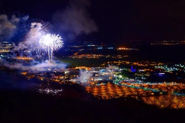 Family Tour pack 40-45 min Fireworks & all Theme Parks