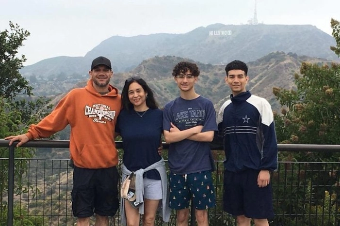 Hollywood Sign Hiking Tour to Griffith Observatory