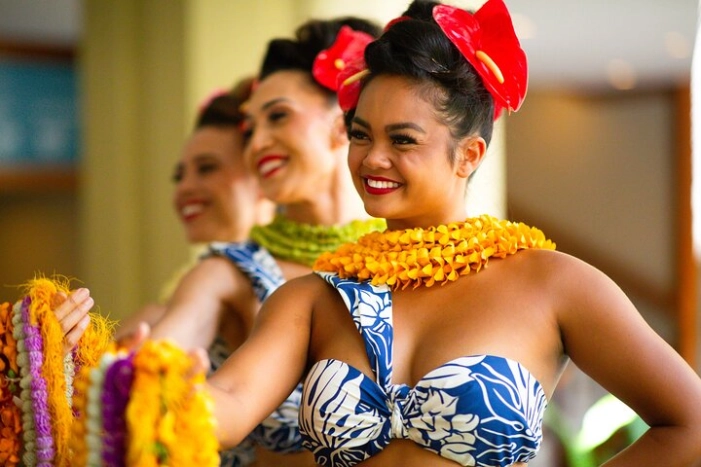 Nā Lei Aloha, A Waikīkī Lū'au 