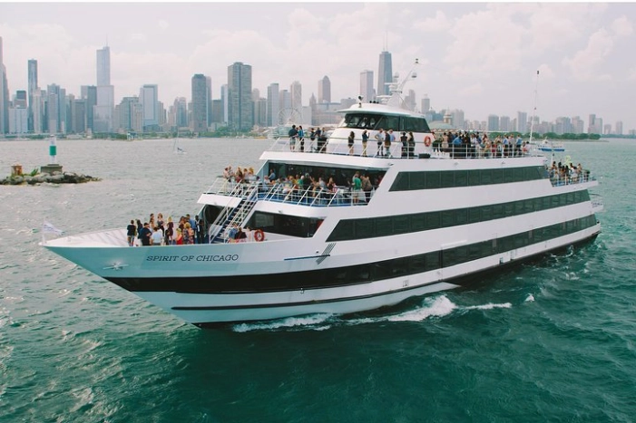Chicago Signature Lunch Cruise on Lake Michigan