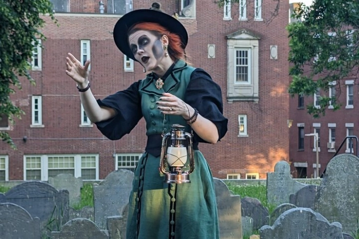 Ghosts and Gravestones Nightwalk Tour 