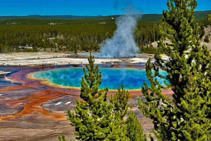 3 Days Private Yellowstone tours from West Yellowstone 